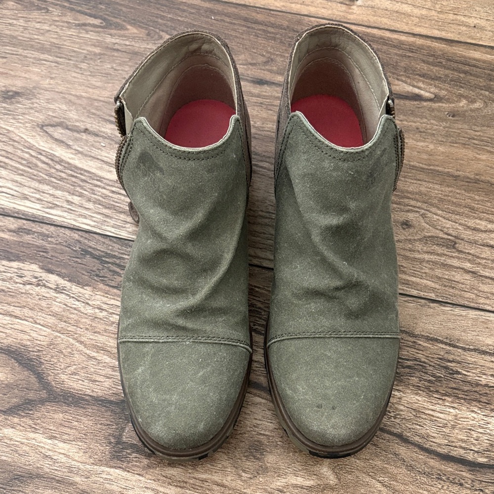 Sorel Olive Green Suede Ankle Booties